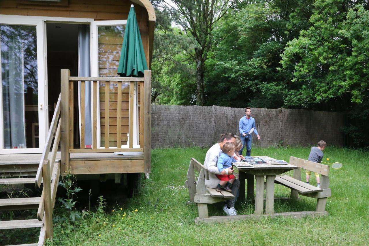 Camping Le Nid Du Parc Villars-les-Dombes Exterior photo