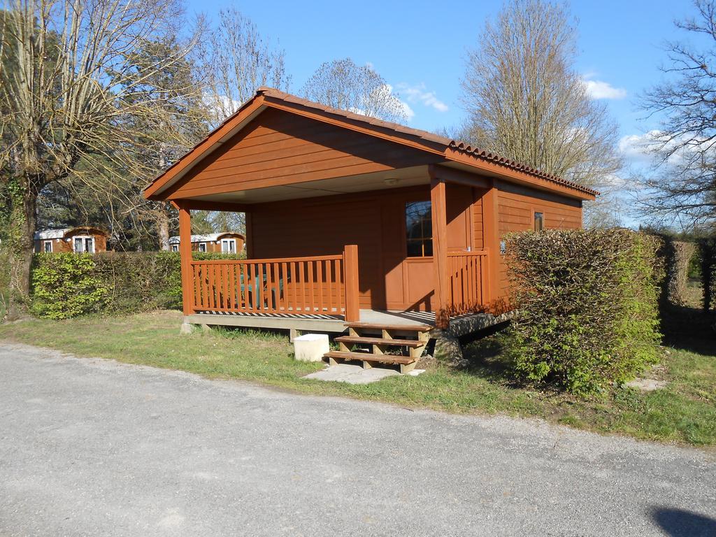 Camping Le Nid Du Parc Villars-les-Dombes Exterior photo