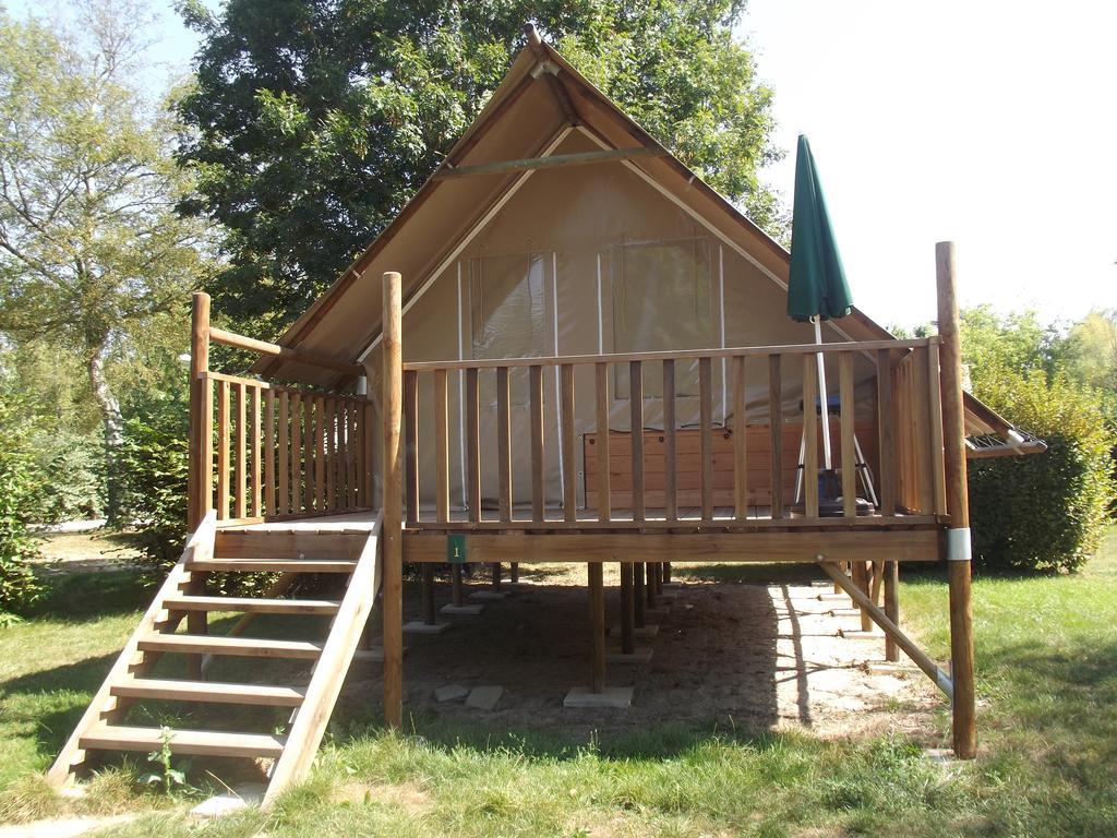 Camping Le Nid Du Parc Villars-les-Dombes Exterior photo