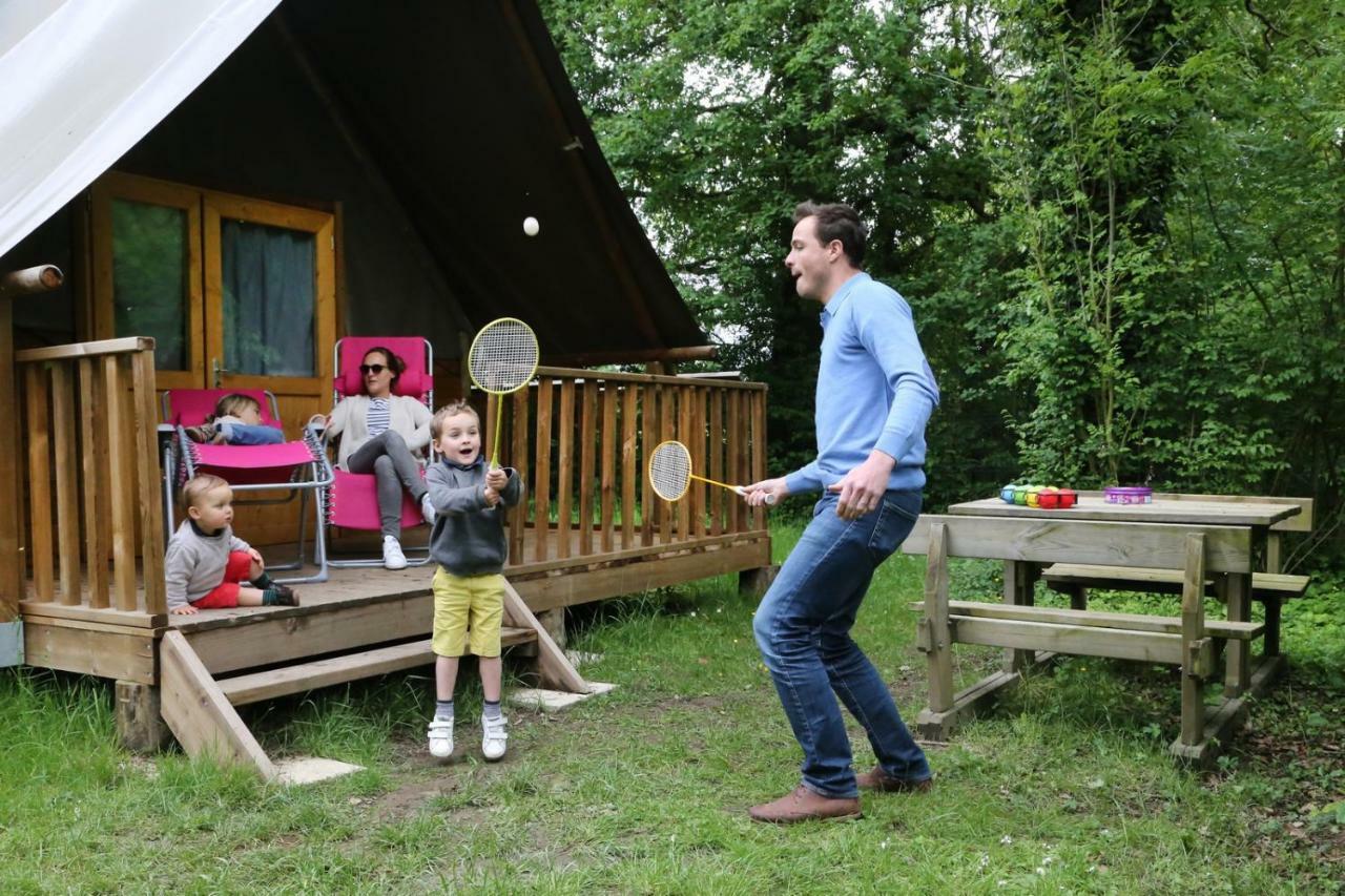 Camping Le Nid Du Parc Villars-les-Dombes Exterior photo